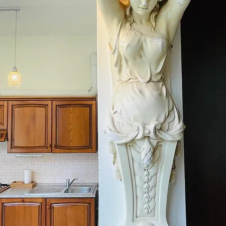Διαμέρισμα Charming Flat, And Close To Metro